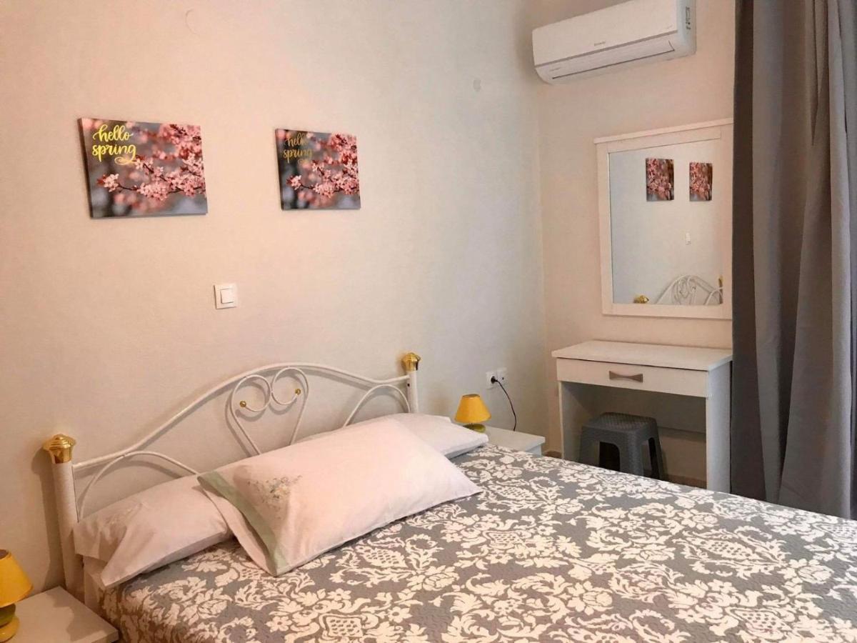 Lilis Apt In Center With Sea View Karpathos Buitenkant foto